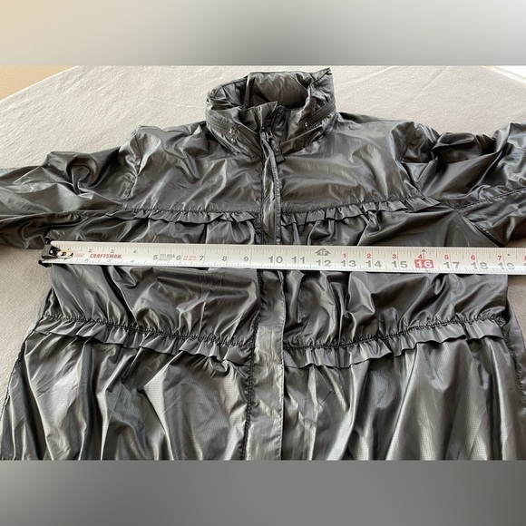 Prana.Tegan jacket w/stowable hood.EUC.Shiny black. Size:Small. No stains,tears - Picture 11 of 13